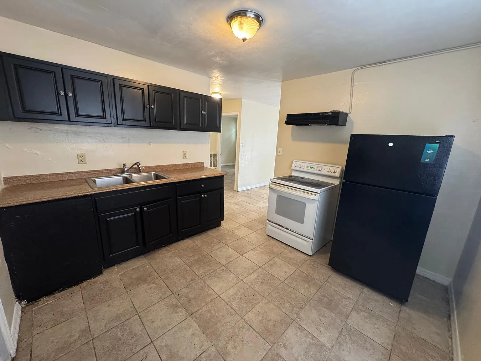 2 bed, 702 sqft, $1,250 — Photo 1