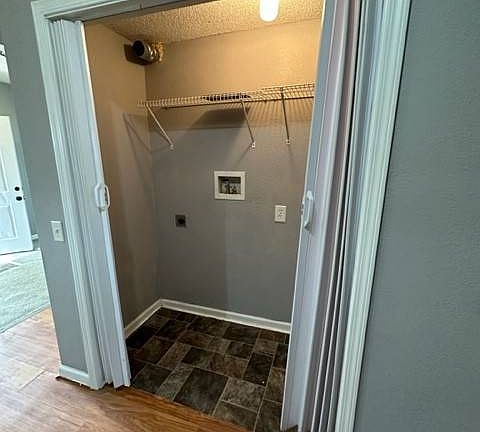 5th image of 133 E Elm St #B