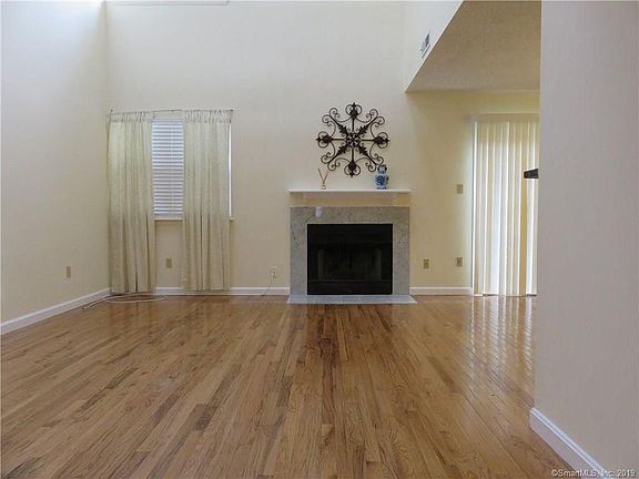 5th image of 208 Redstone Cir #208