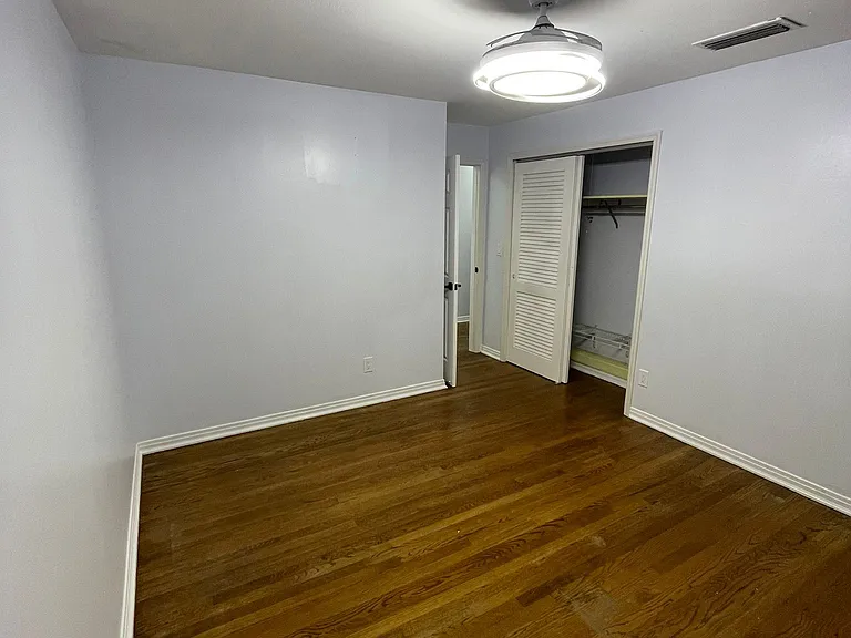 1873 Woodleigh Dr W — Photo 30