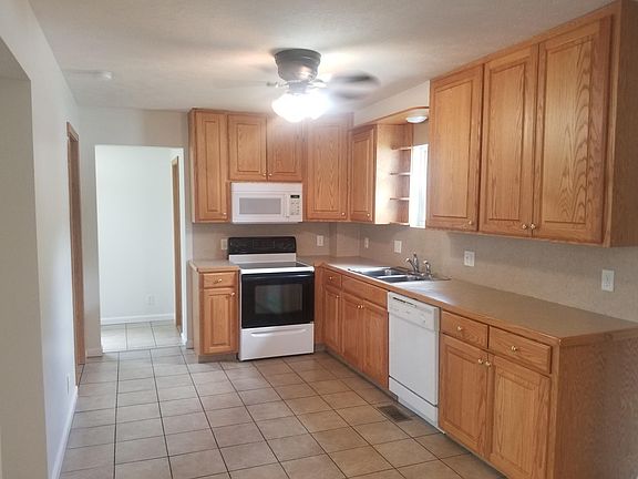 5th image of 1619 N St
