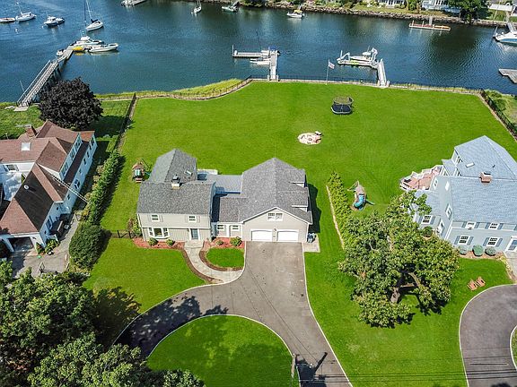 3rd image of 640 Shore Acres Dr