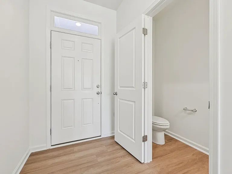 212 Parker Ln — Photo 10