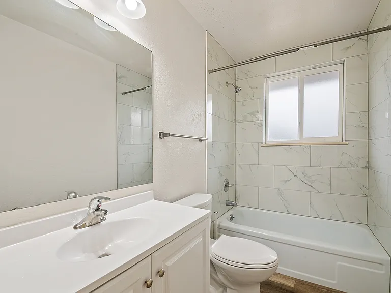 1070 S Coffman St — Photo 9