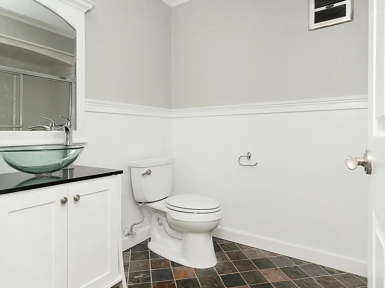 2377 Walton Blvd #11 — Photo 14