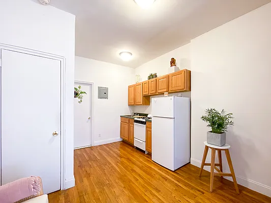 Rented by Compass | media 12