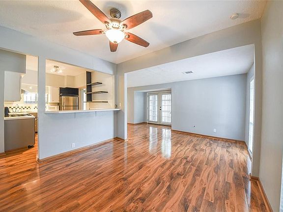 5th image of 2510 Whitney St APT 1