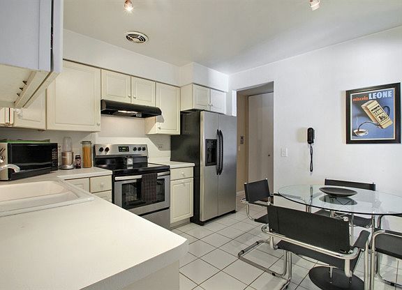5th image of 2315 E Olive St APT 2A