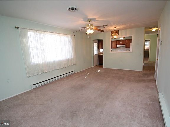 5th image of 18A Sunset Rd