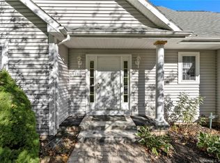 135 Rutledge Rd, Wethersfield, CT 06109