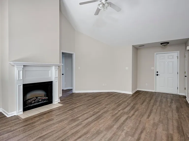 4557 Country Glen Cir — Photo 13