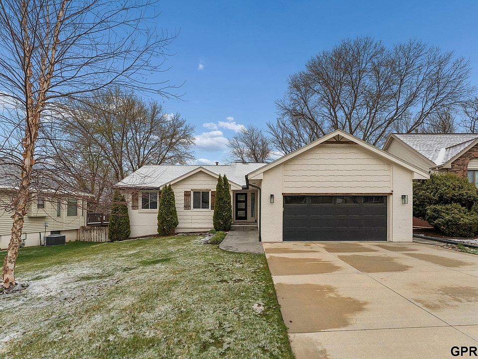 1st image of 15718 Westchester Cir