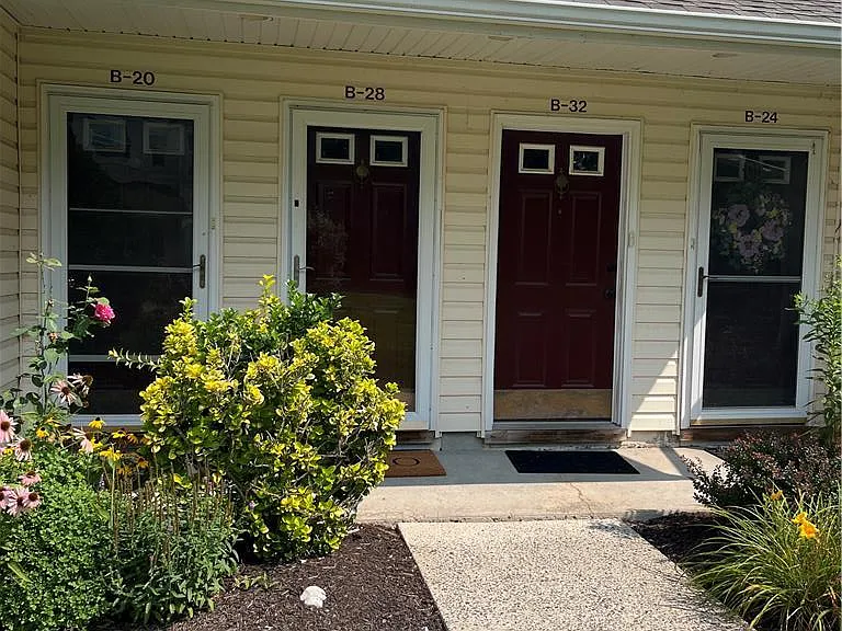 28 Wagon Wheel Rd #28 — Photo 13