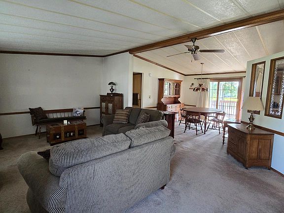 3rd image of 318 John Alden Dr