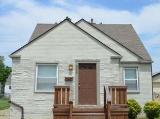 8249 Stephens Rd, Center Line, MI 48015