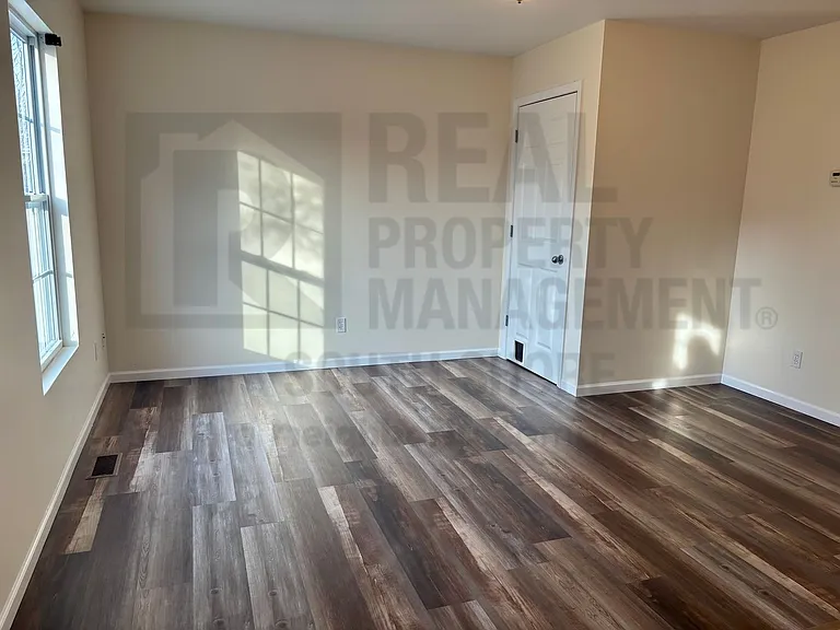 601 Mary Dr — Photo 5