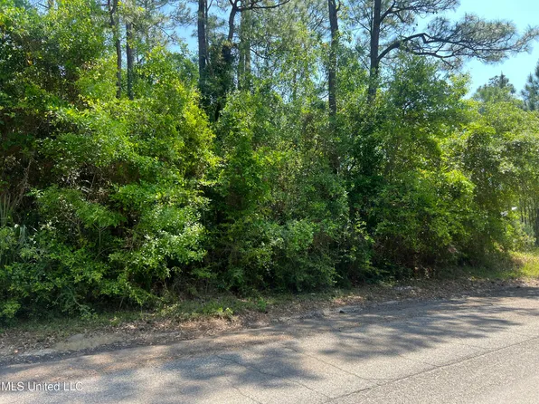 322 Wittman Ave #28, Pass Christian, MS 39571