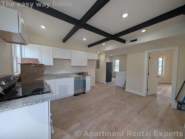 5 Lowell Cir #3 — Photo 2
