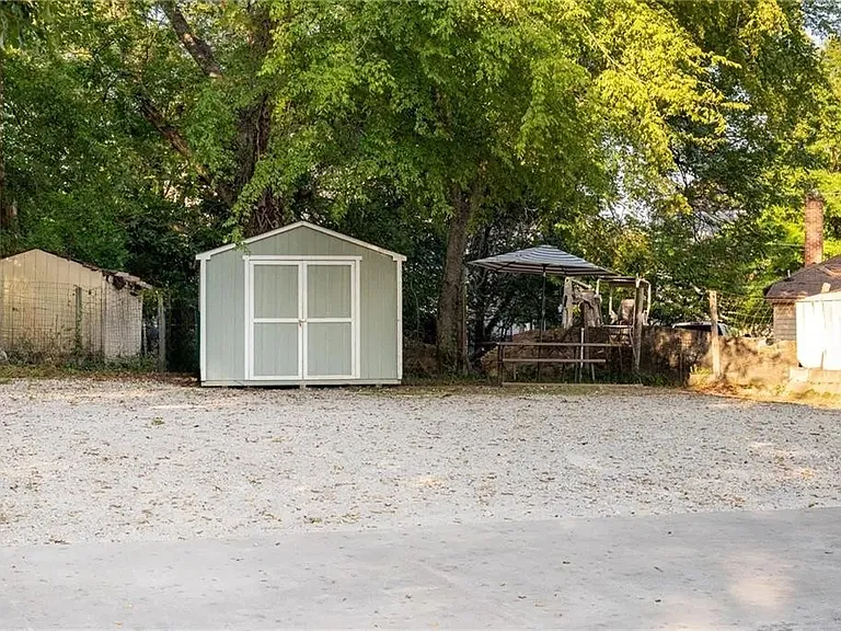 Shed available for extra storage or bicycle