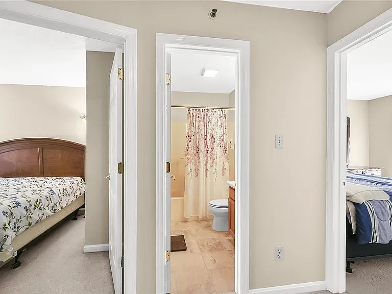208 Meadowview Dr — Photo 18
