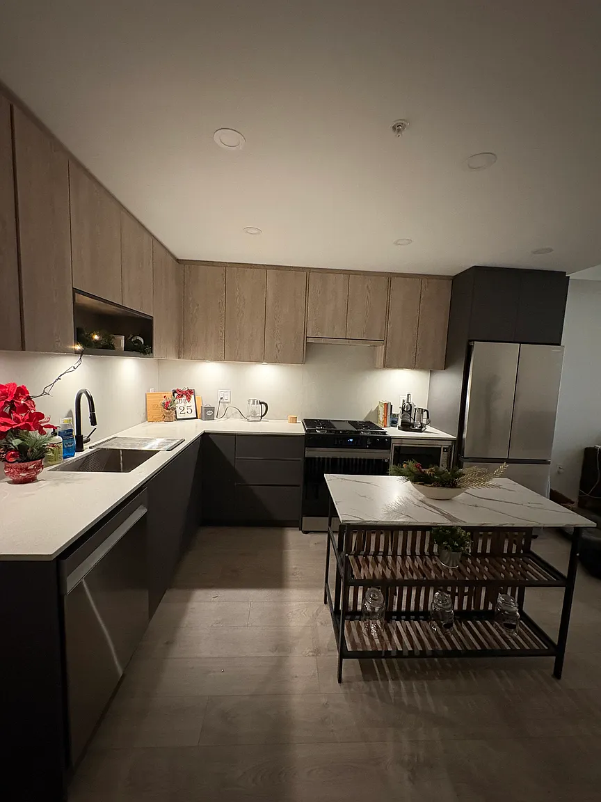 6585 195a St #208 photo 1