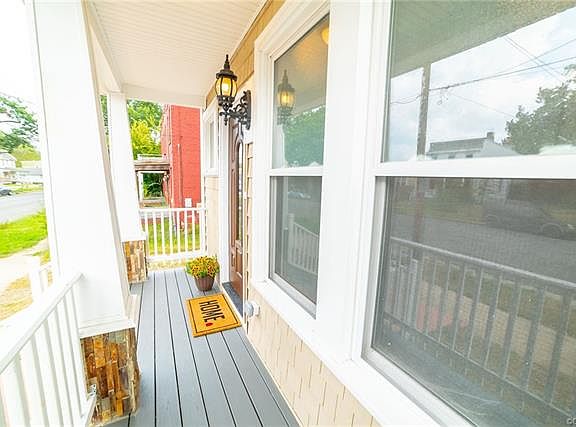 4th image of 1109 W 33rd St