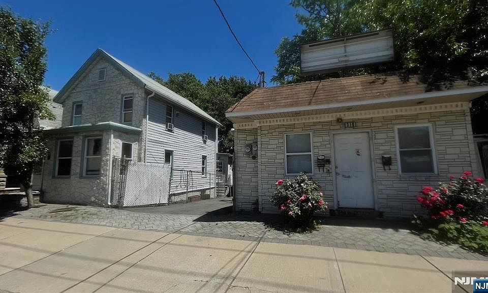 1st image of 318-320 Cortlandt St