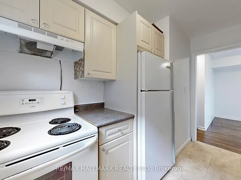 3572 Dufferin St #LOWER — Photo 11
