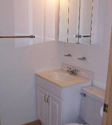 1/2 Bath