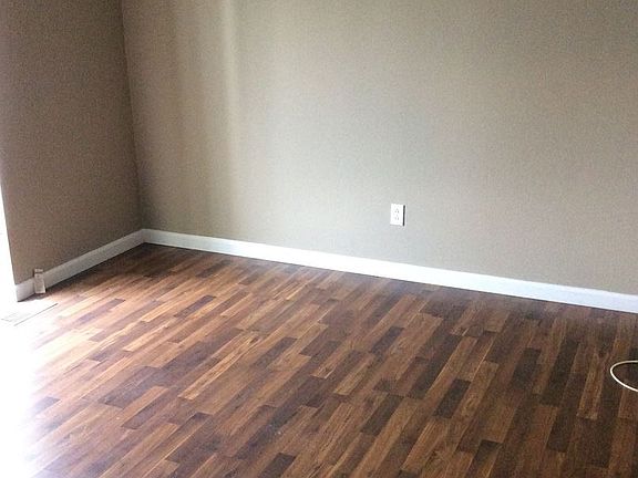 4th image of 2376 Outlook Dr
