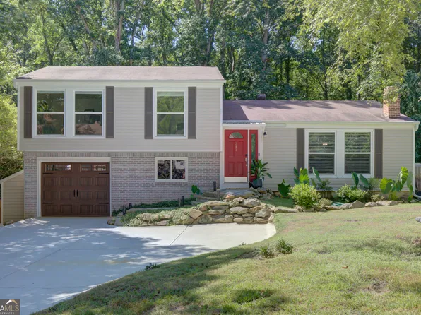 203 Loblolly Ct, Peachtree City, GA 30269