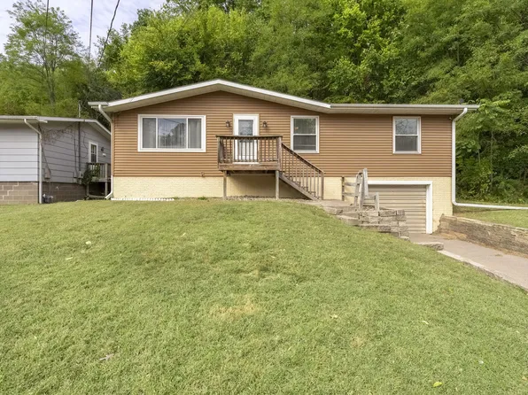 105 Amy Dr, Muscatine, IA 52761