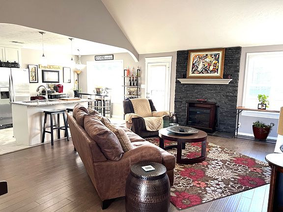 5th image of 1309 Freedom Dr