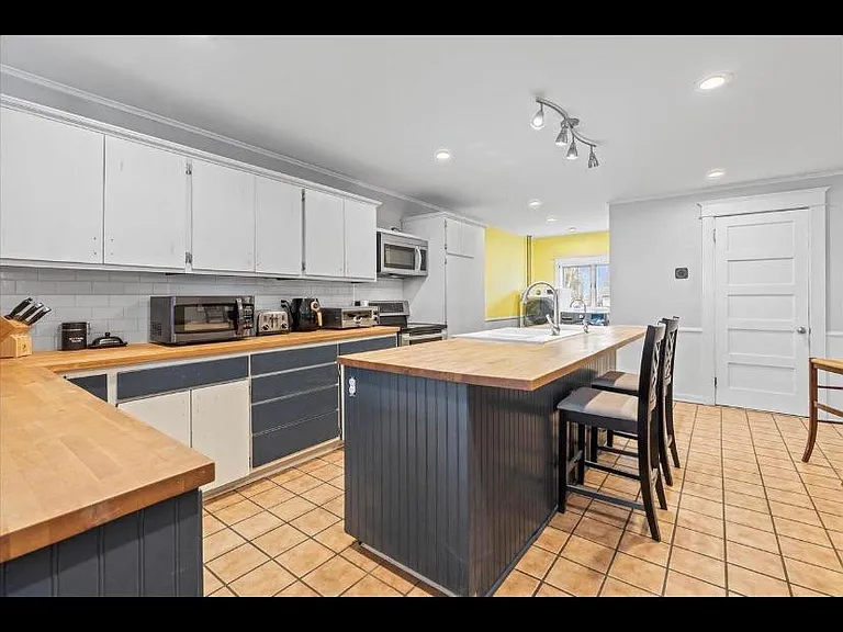 W360N6255 Brown St — Photo 1