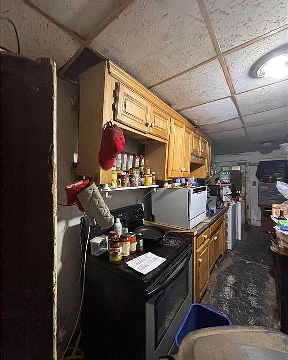 2nd image of 3228 Thompson Ave