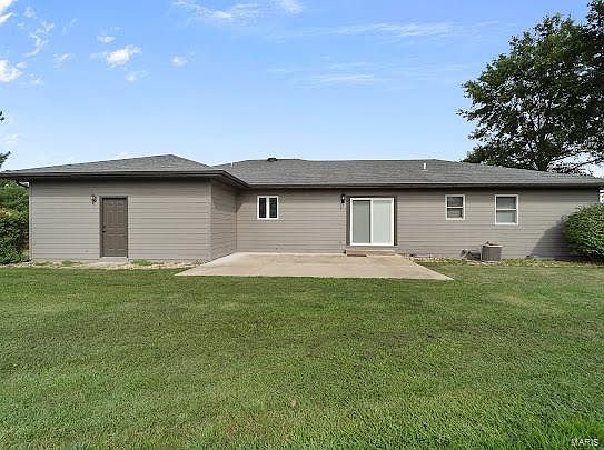 5th image of 104 N Meadow Ln