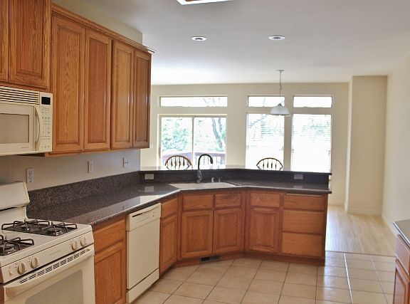4th image of 24000 Allen Ct
