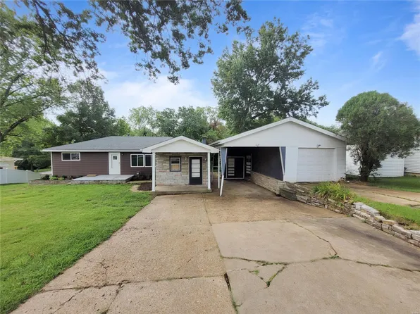 2450 Elm Dr, Arnold, MO 63010