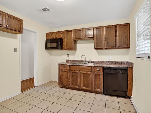 4th image of 4924 Verne Rd