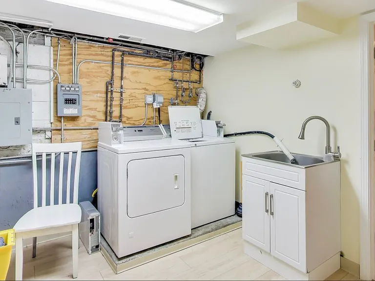 N Harding Ave — Photo 12