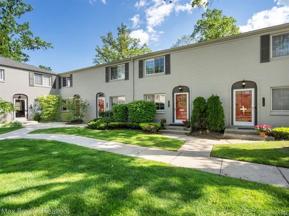 702 Graefield Ct, Birmingham, MI 48009