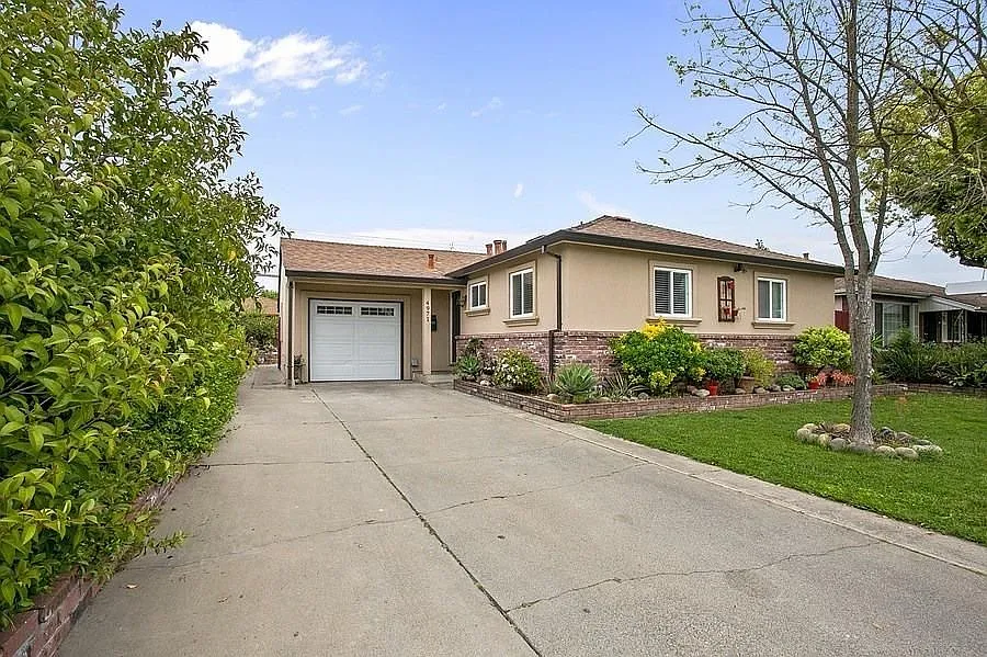 4971 78th St photo 1