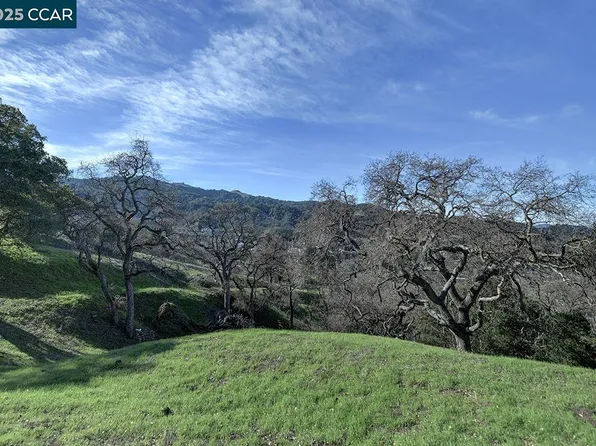 605 Shadowhawk Way, Walnut Creek, CA 94595