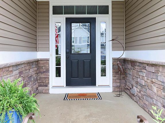 5th image of 6805 Lake Anne Ct