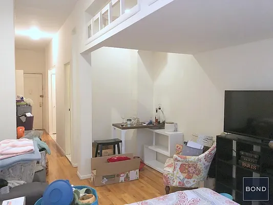 Rented by Bond New York | media 15