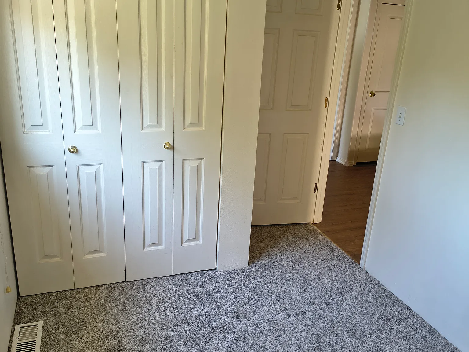 3 bed, 1200 sqft, $1,900 — Photo 3
