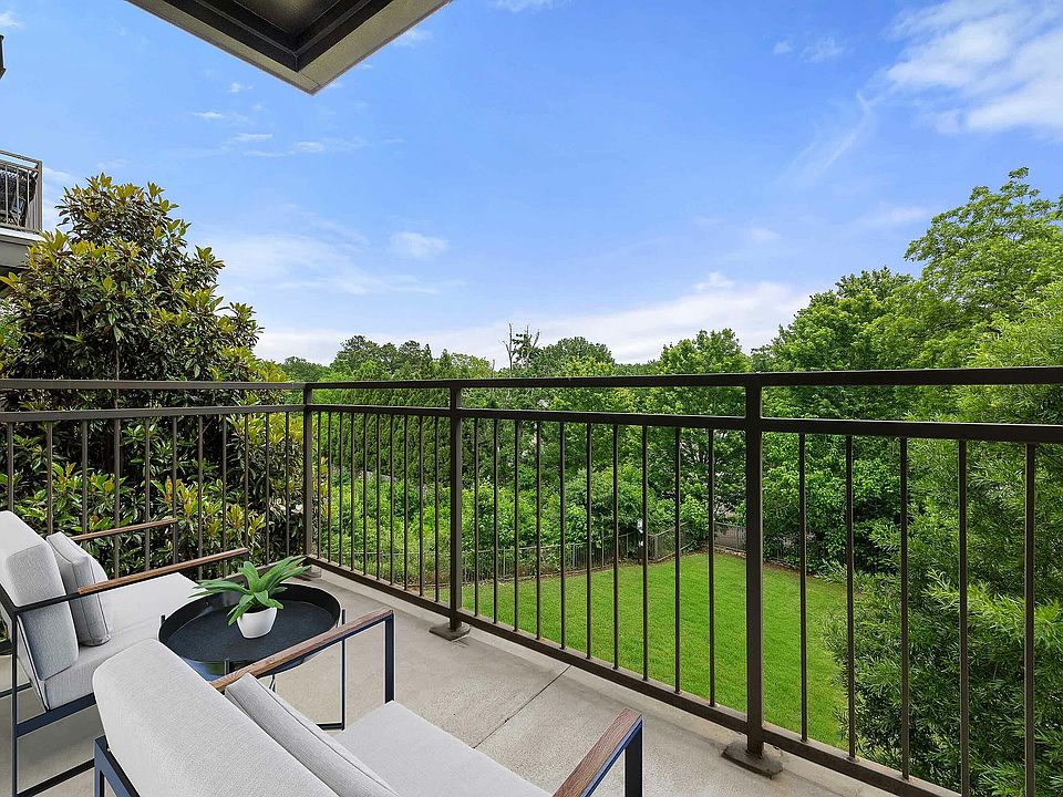 Roswell City Walk - Balcony