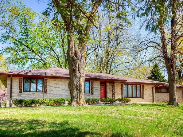 2203 Indianola Ave, Des Moines, IA 50315