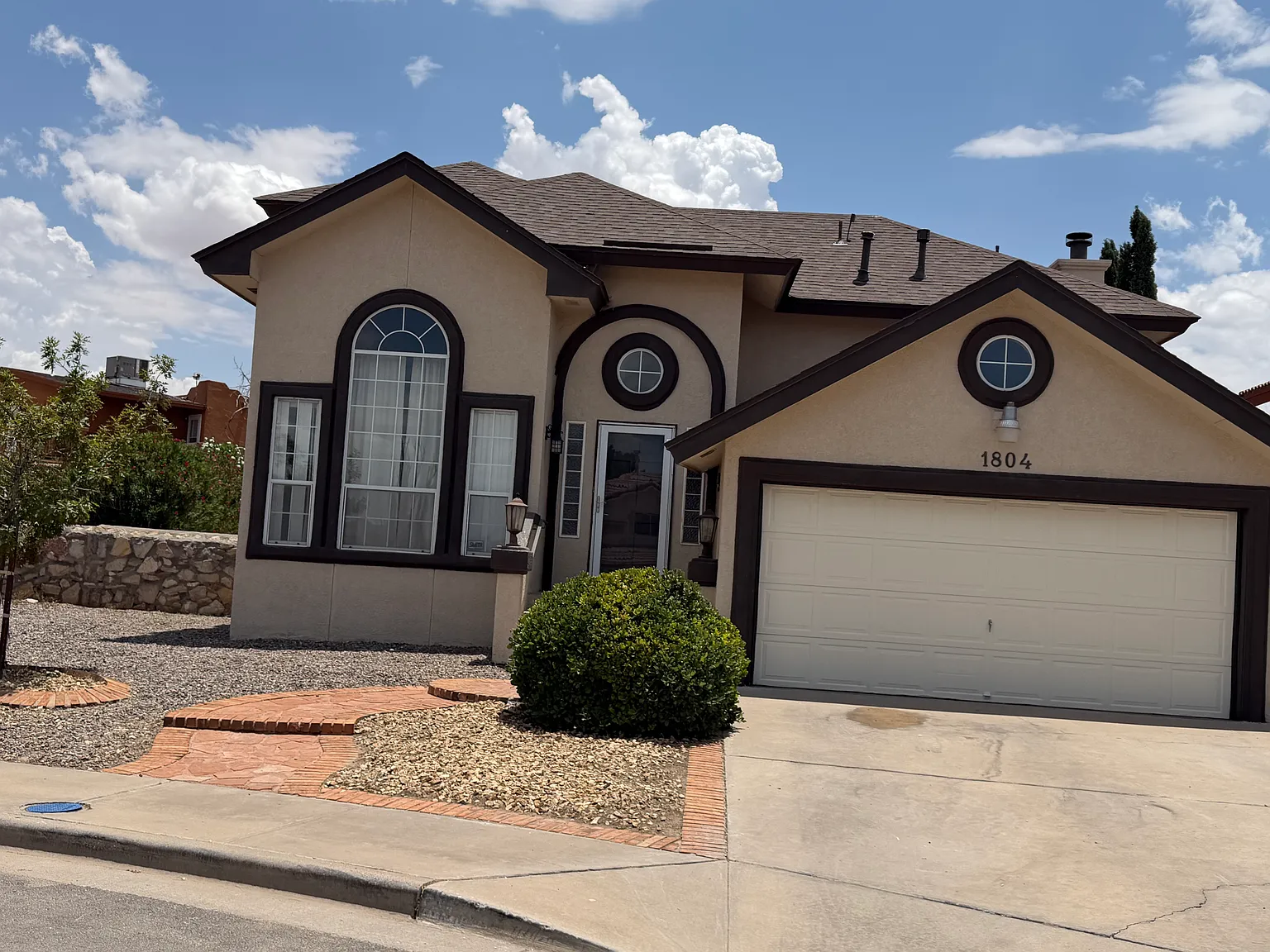3 bed, 2.5 bath, 1650 sqft, $1,950 — Photo 1