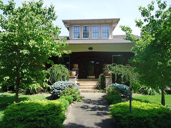 2nd image of 213 3rd St